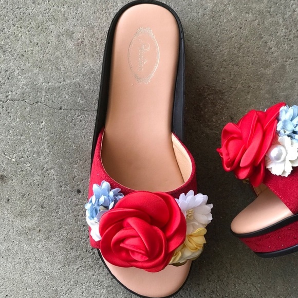 5.5 Italina Red Flower Flatform Wedge Heeled Sandal - Picture 8 of 13